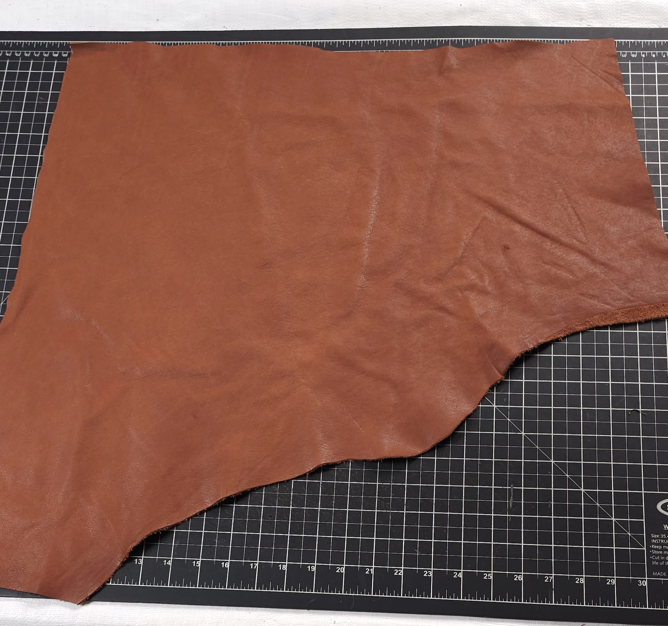 Coloured Vegetable-Tanned Leather Pieces 1–2 sq ft | 1.4–1.6mm