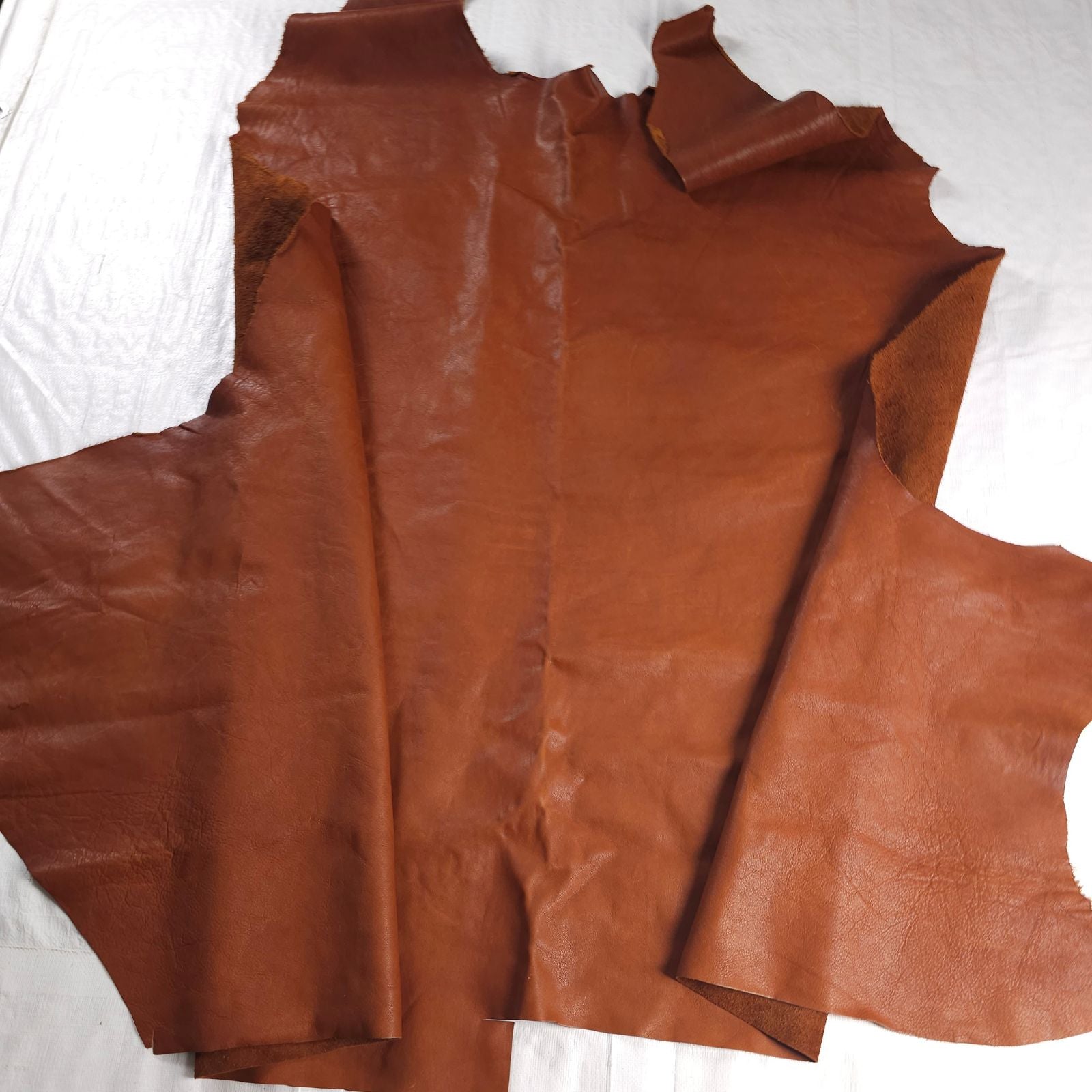 Large cut veg leather shoulder