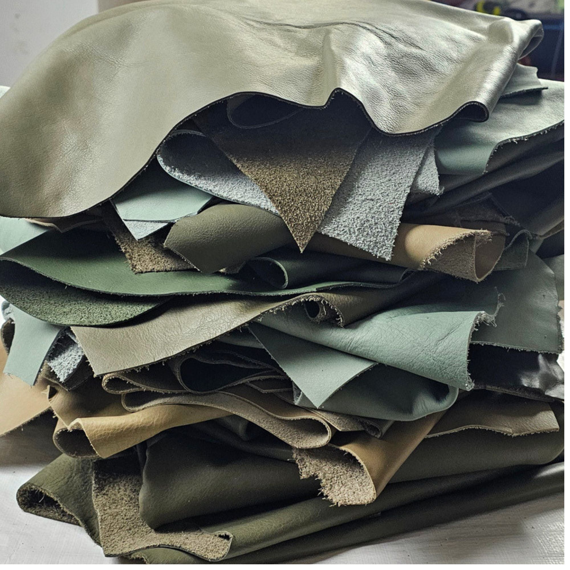 Assorted Green Leather Pieces – 1–2 Sq Ft