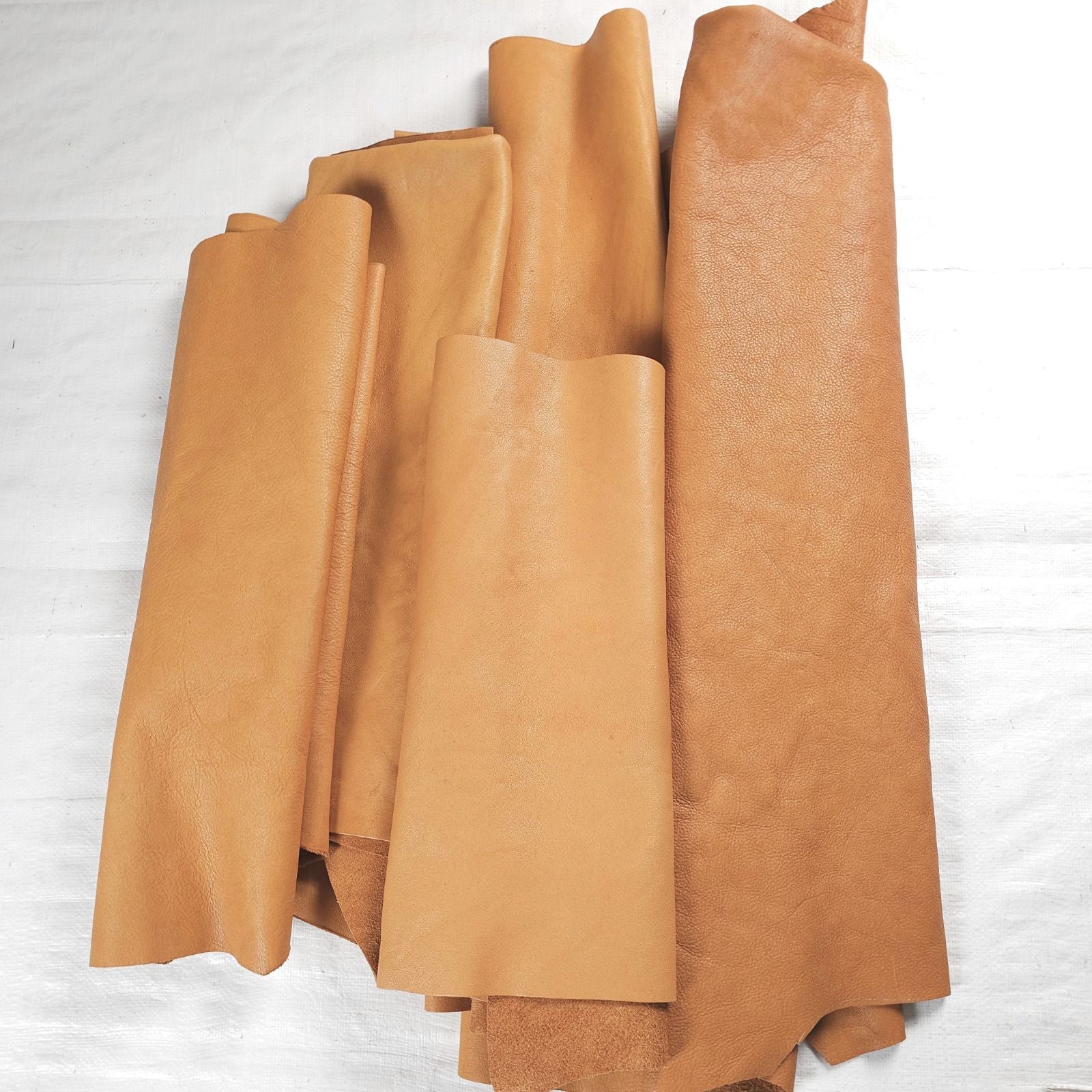 Full grain veg tan leather pieces 2 kg, for bags and panels
