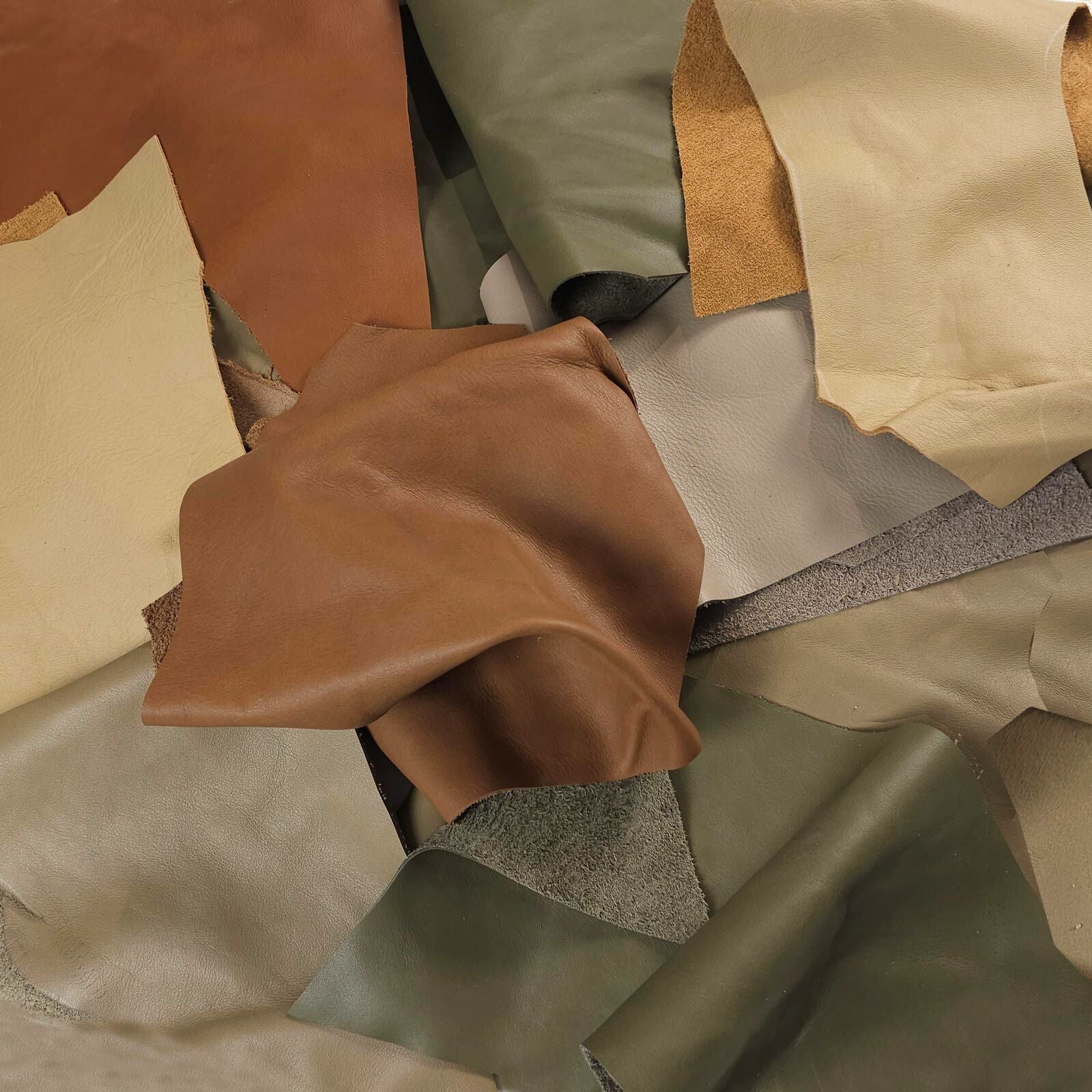 Small Leather Pieces (1–3 Hands) | Colour Families