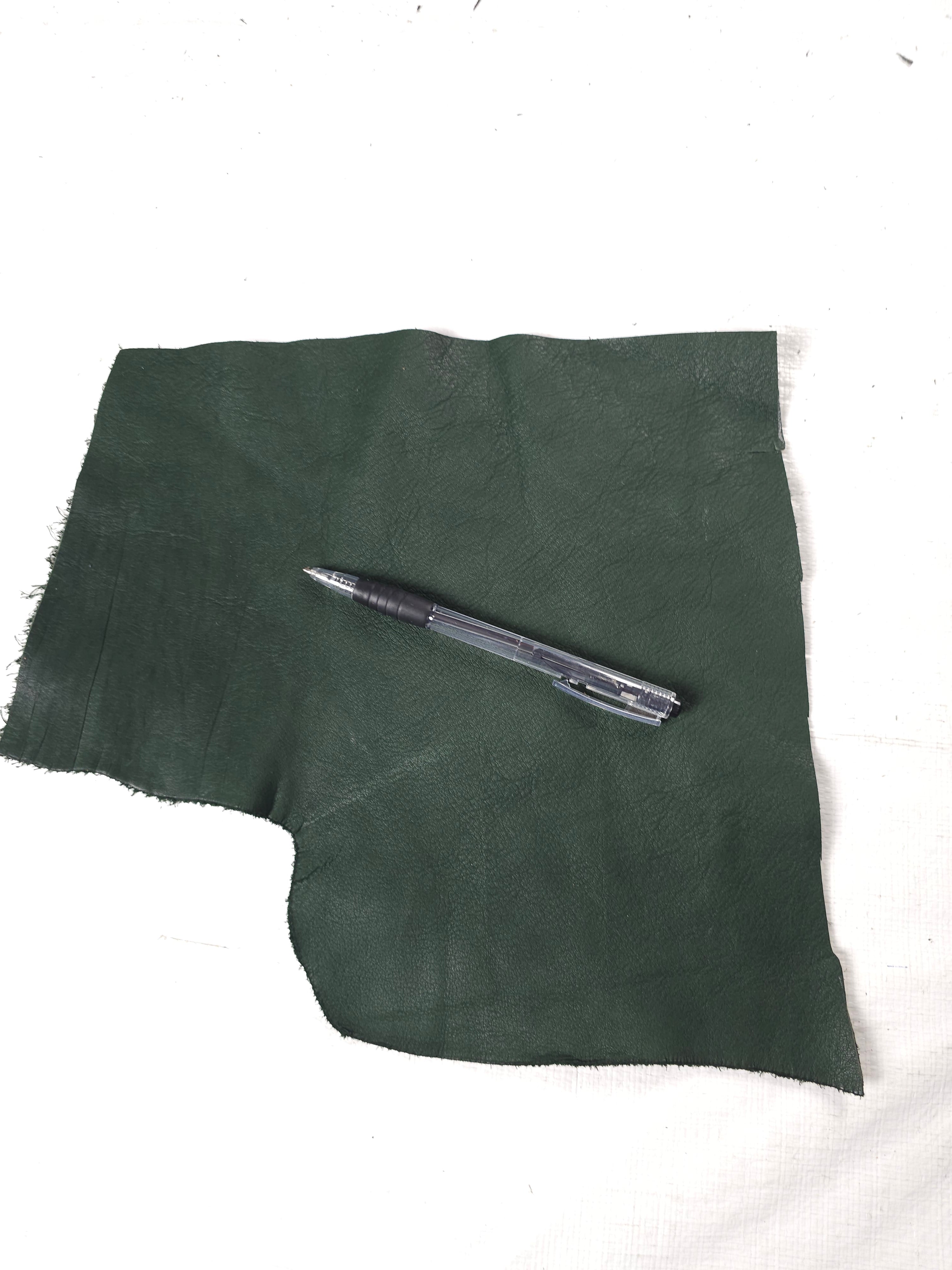 Mixed Colour Veg-Tan Upholstery Leather Pieces 1-3 Hands | 1.4–1.6mm